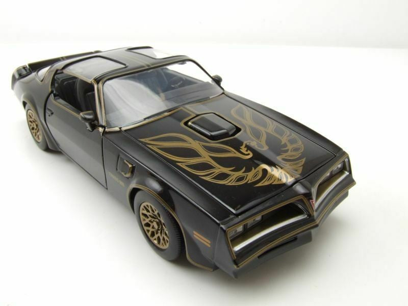 Smokey bandit 1977 pontiac firebird scara la 1 la 32