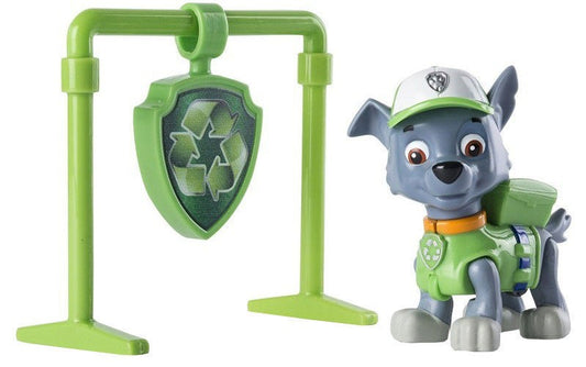 Figurina si insigna paw patrol rocky 6.3 cm