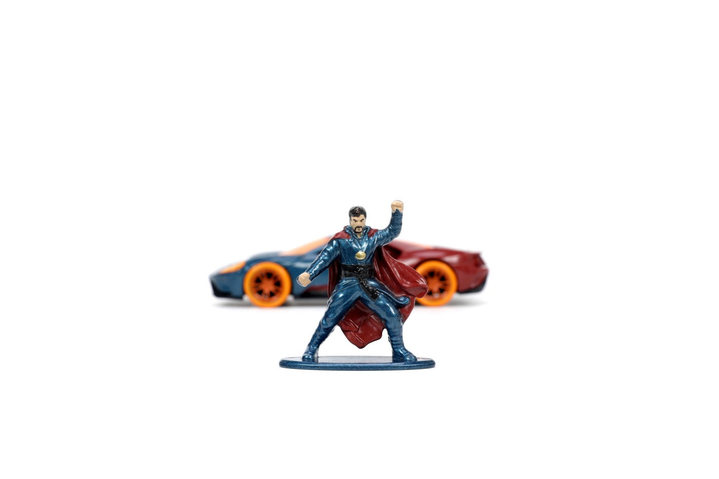 Jada marvel masinuta metalica ford gt scara 1:32 si figurina metalica doctor strange