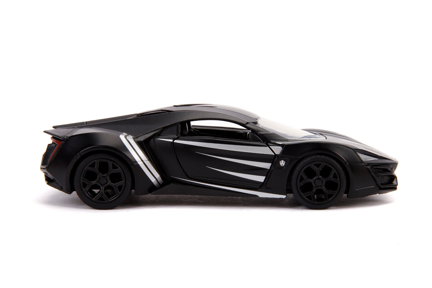 Masinuta metalica black panther lykan hypersport scara 1 la 32