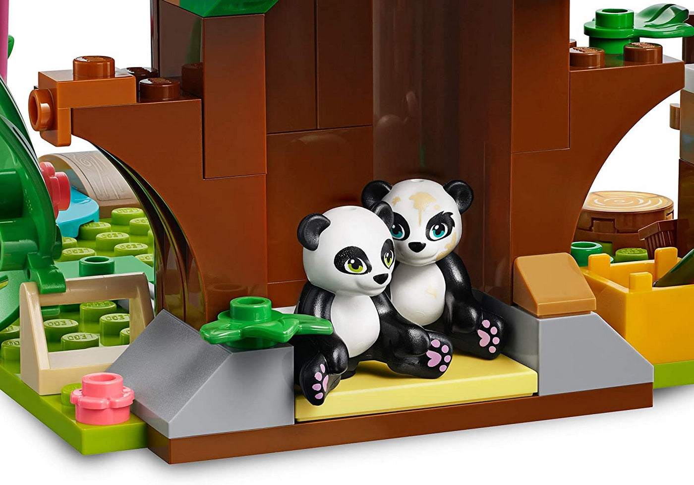 Lego friends casuta din copac in jungla a ursilor panda 41422