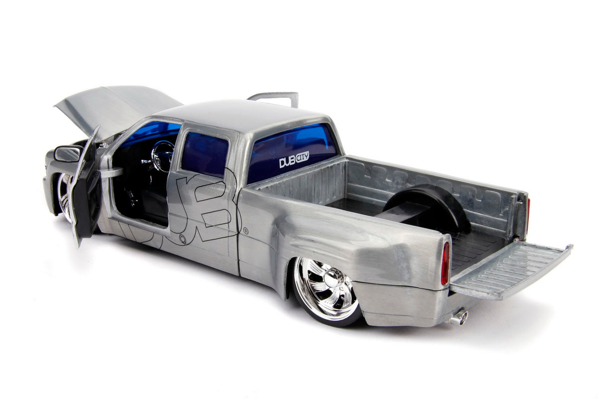 Macheta metalica chevy silverado 1999 scara 1 la 24